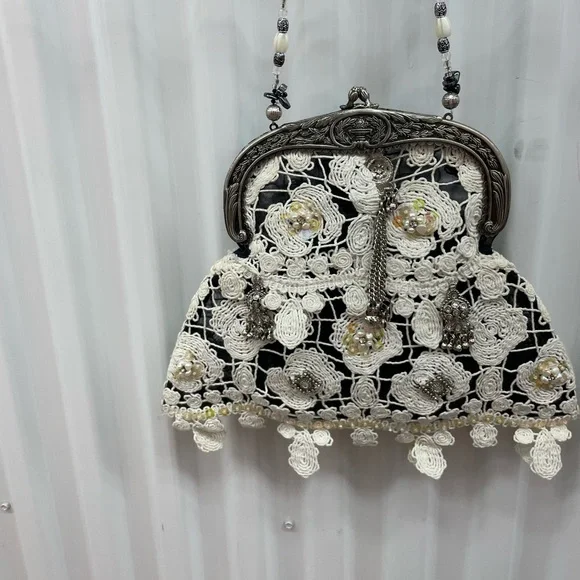 Mary Frances Lace Purse - Picture 4 of 11